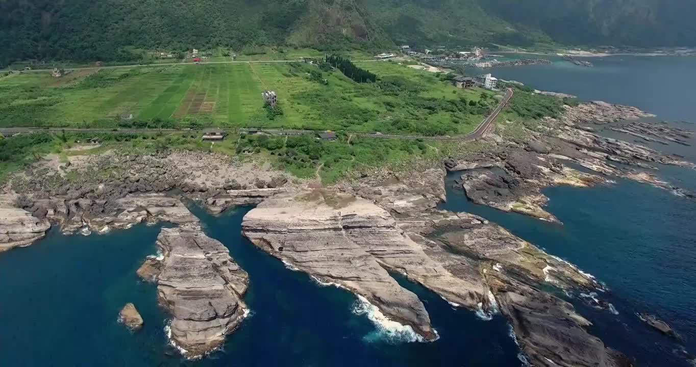 台湾南部环岛自驾旅行途中的景象视频素材