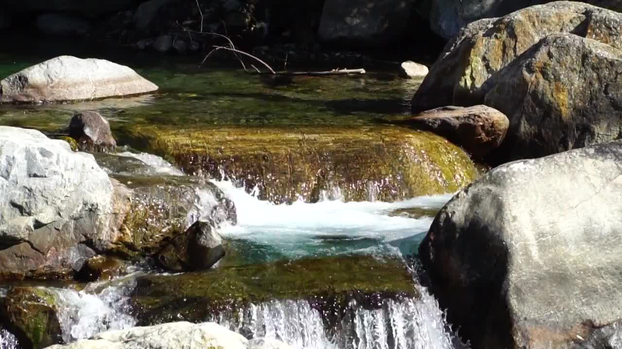 山间流水升格视频视频素材