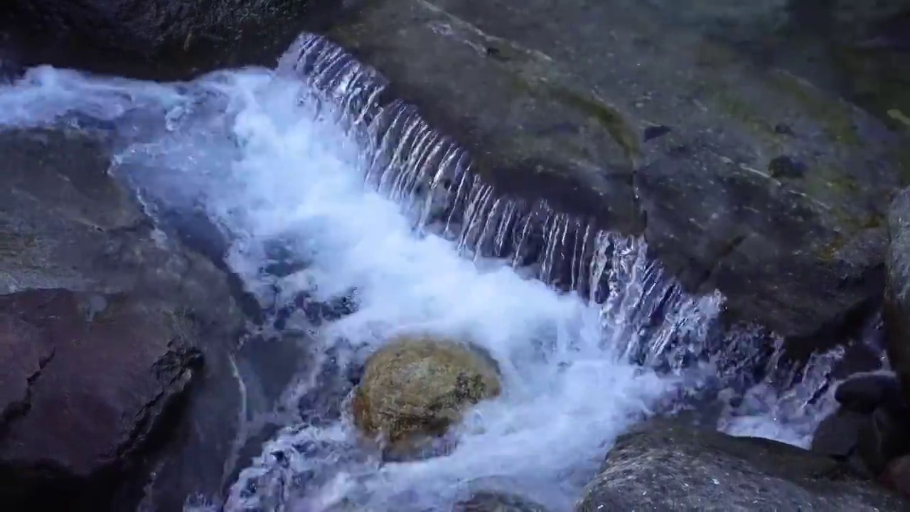 山间小溪流水视频素材