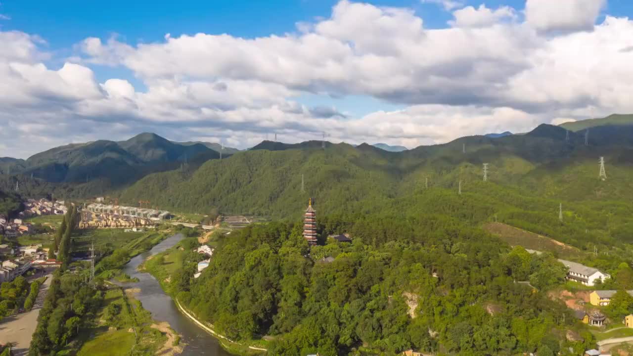 航拍环绕刷锅云和县狮山塔蓝天白云视频素材