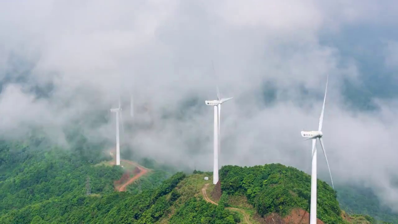 缺牙山风车云海视频素材