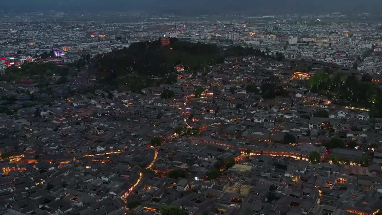 云南省丽江市丽江古城日落航拍风光视频素材