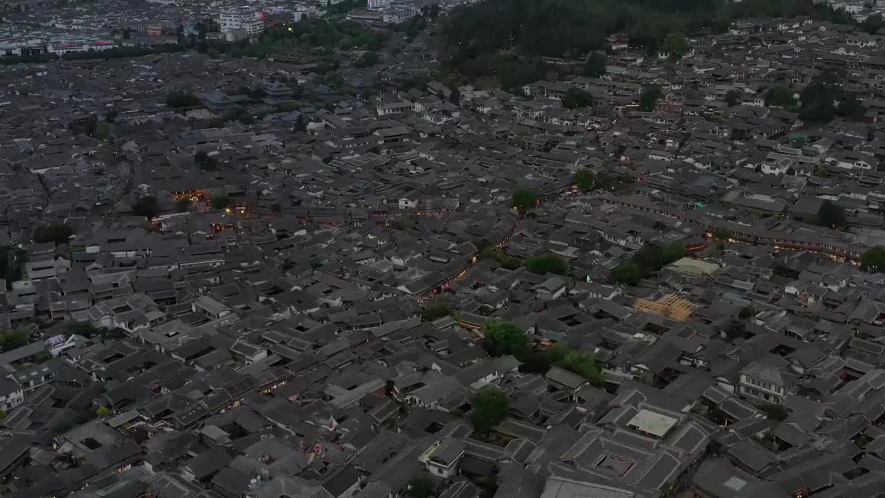 云南省丽江市丽江古城日落航拍风光视频素材