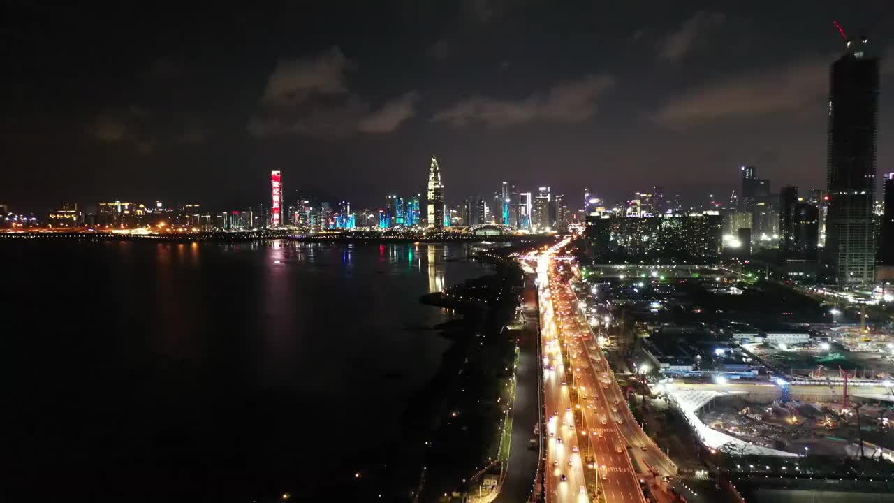 广东省深圳市南山区深圳湾红树林公园欢乐海岸夜景航拍视频素材