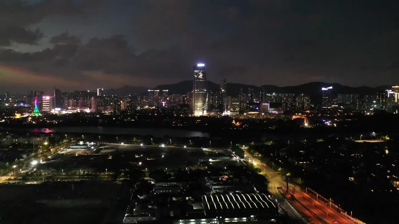 广东省深圳市南山区深圳湾红树林公园欢乐海岸夜景航拍视频素材