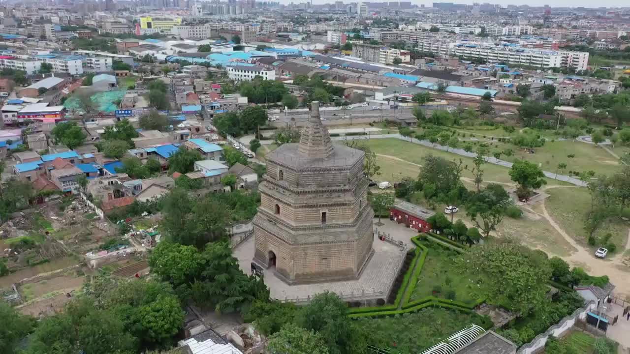 河南开封全国重点文物保护单位北宋繁塔（天清寺塔）航拍视频素材