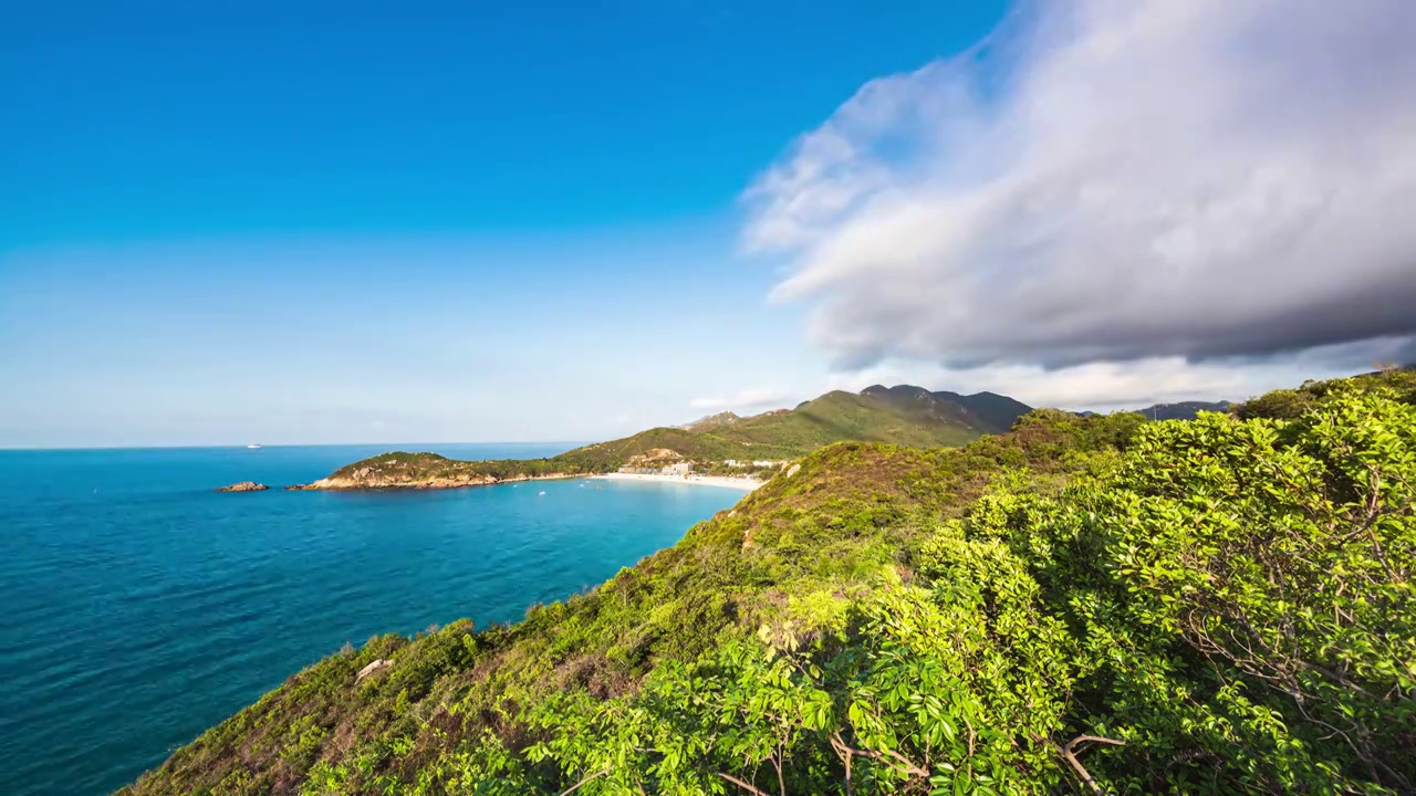 深圳大鹏半岛东涌早上的海岸线风光视频素材