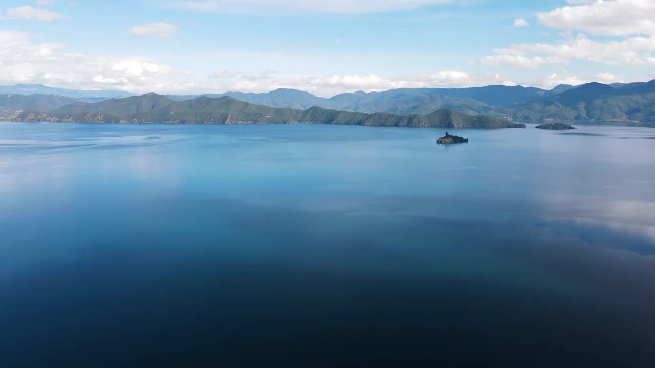 航拍云南丽江泸沽湖视频素材