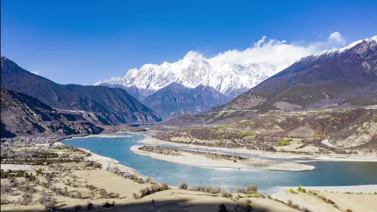 南迦巴瓦峰航拍延迟视频素材