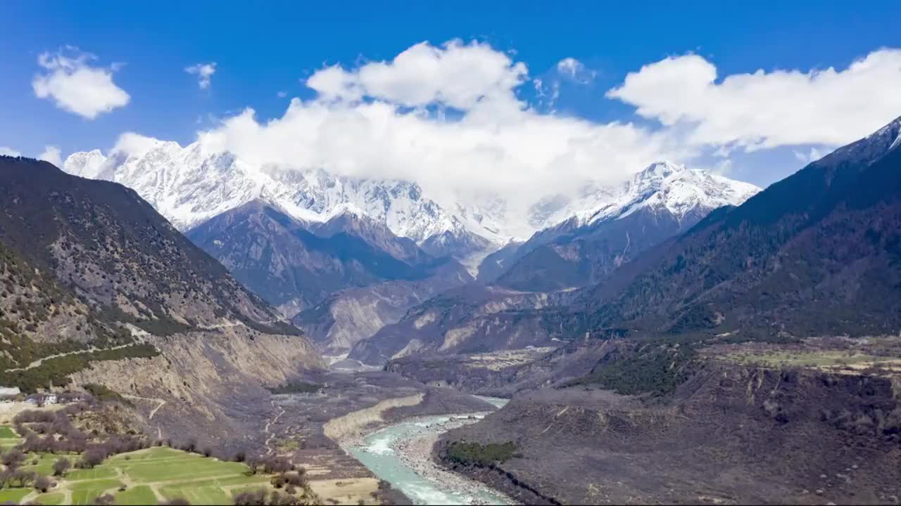 南迦巴瓦峰航拍延迟视频素材