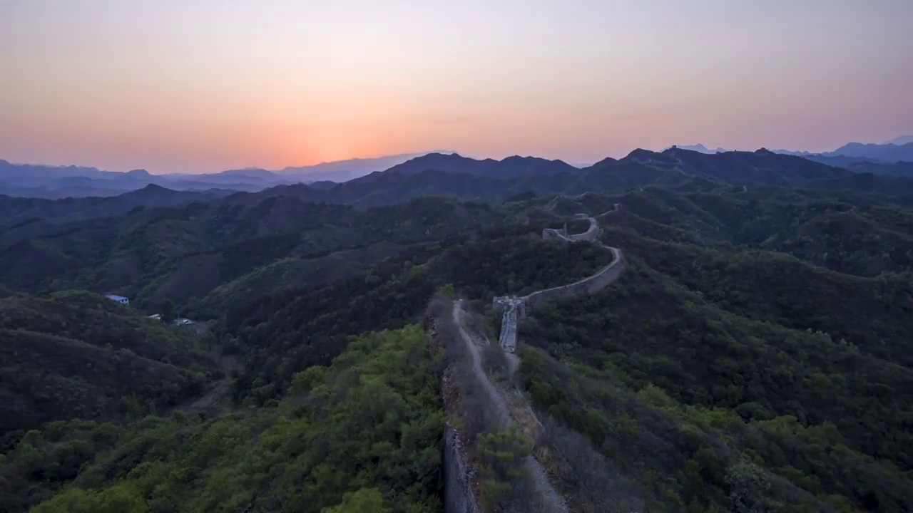 北京蟠龙山长城日出景象视频素材