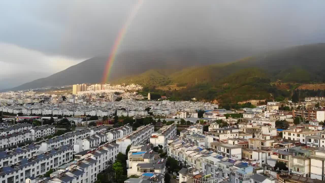 航拍大理清晨彩虹视频素材