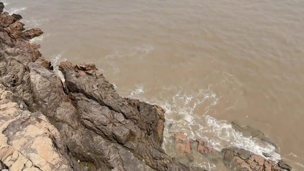 海浪拍岸视频素材