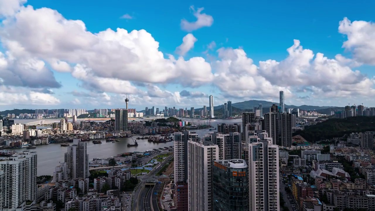 粤港澳大湾区珠海横琴与澳门天际线风光白昼延时视频素材