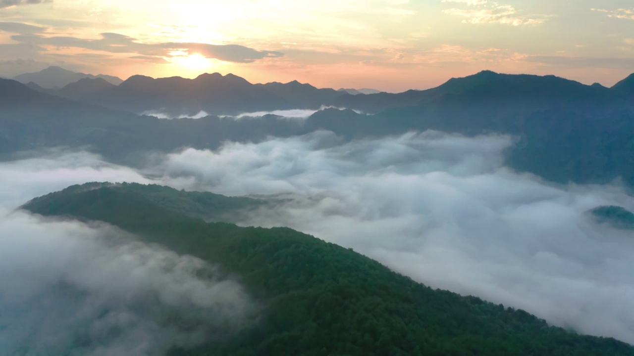 山顶日出云海仙境视频素材