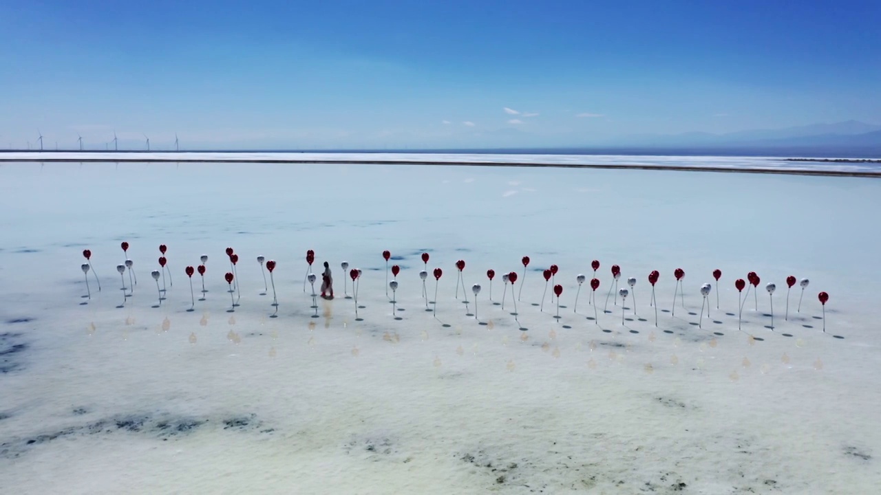 青海海西茶卡盐湖茶卡天空壹号景区 4K航拍视频视频素材