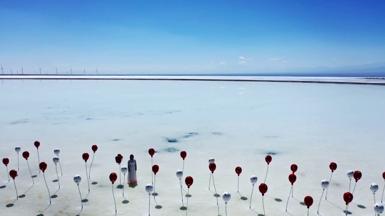 青海海西茶卡盐湖茶卡天空壹号景区 4K航拍视频视频素材