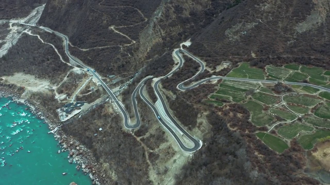 西藏林芝米林雅鲁藏布大峡谷雅鲁藏布江S型盘山公路4K航拍视频视频素材