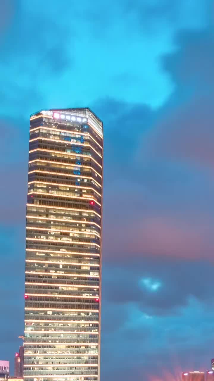 中国上海市陆家嘴中心地标建筑夜景视频素材