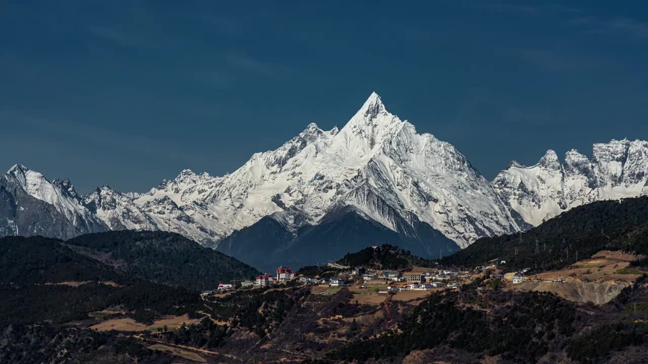 云南省,卡瓦格博峰,缅茨姆峰,梅里雪山,香格里拉,山顶视频素材