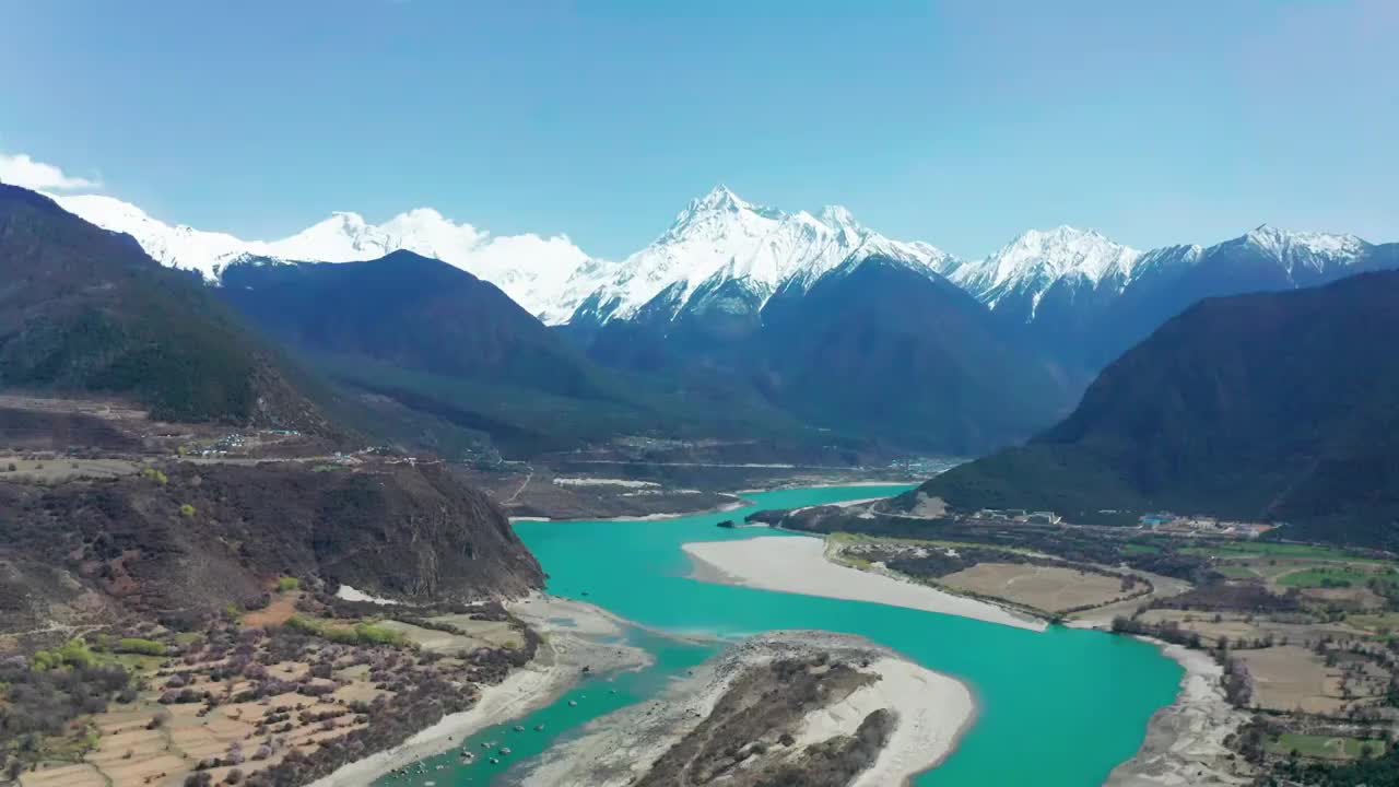 航拍桃花沟南迦巴瓦峰视频素材