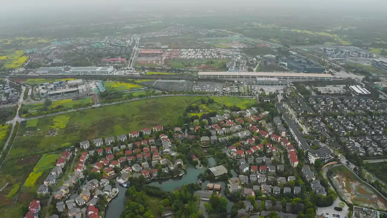 成都,航拍视角,园林,成都,四川省,都江堰市,青城山站,高铁视频素材