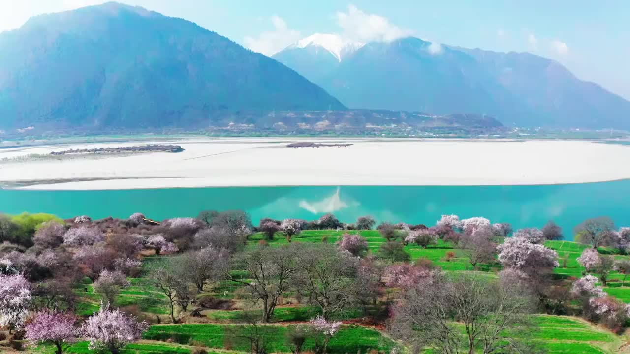 航拍林芝波密桃花沟视频素材