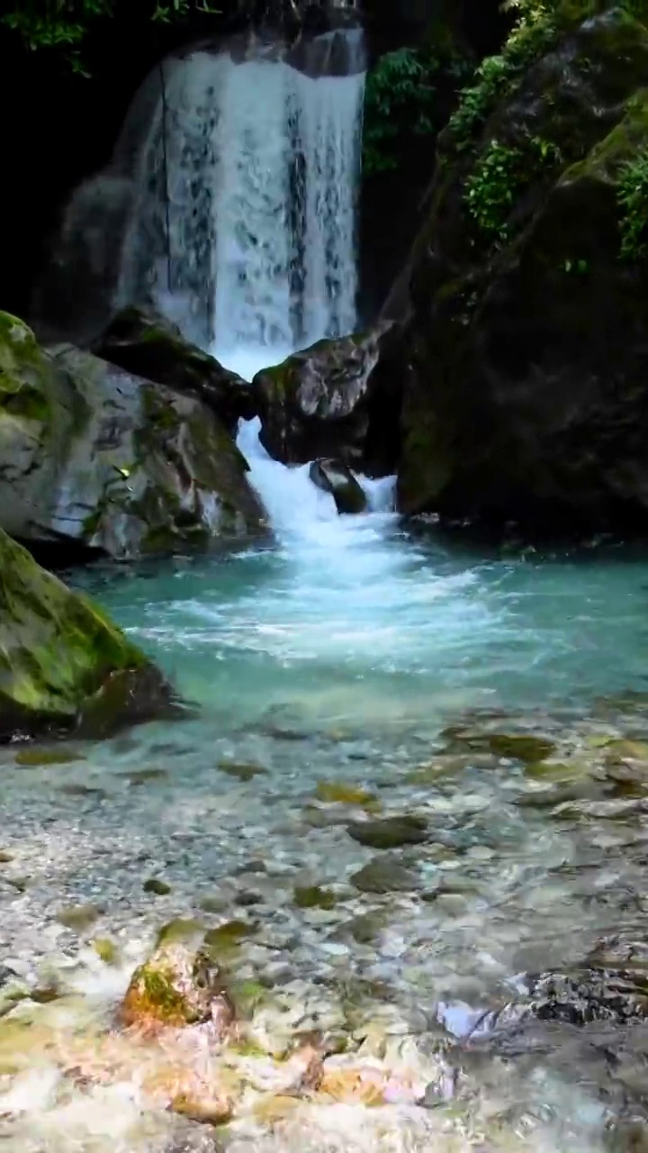 峨眉山的山泉与流瀑视频素材