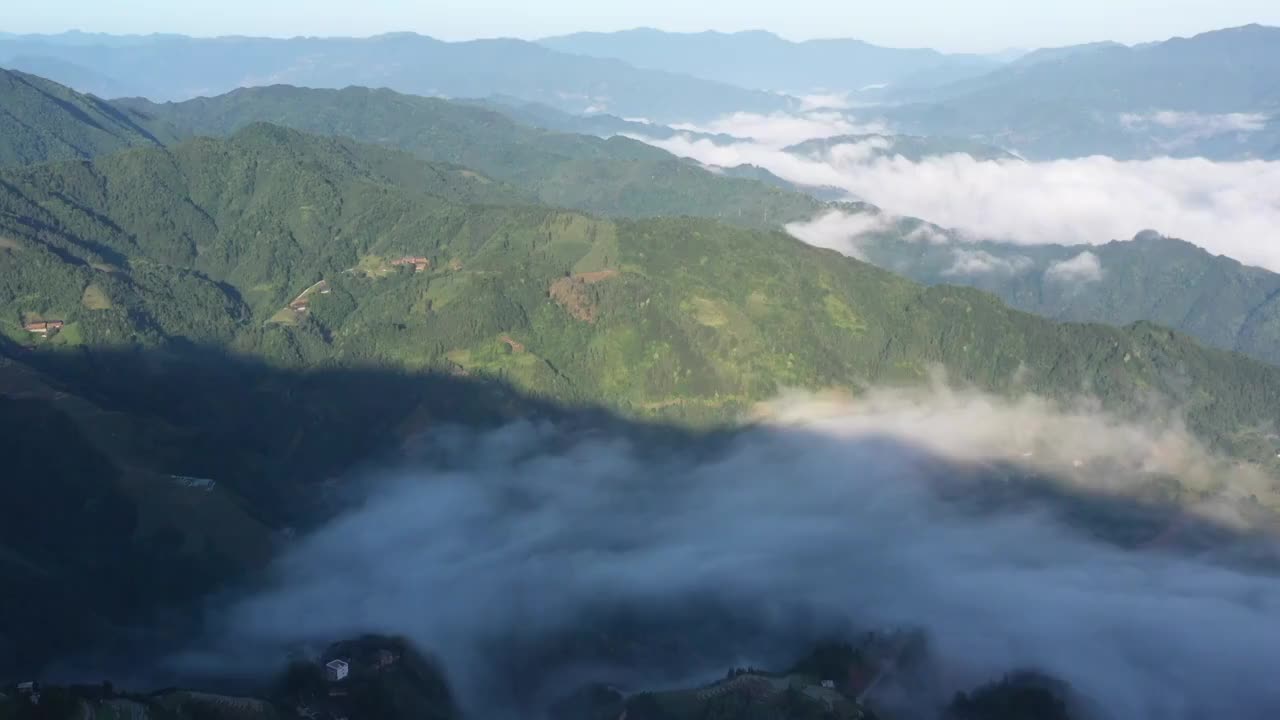 夏天清晨阳光下桂林龙胜潘内梯田风光视频素材