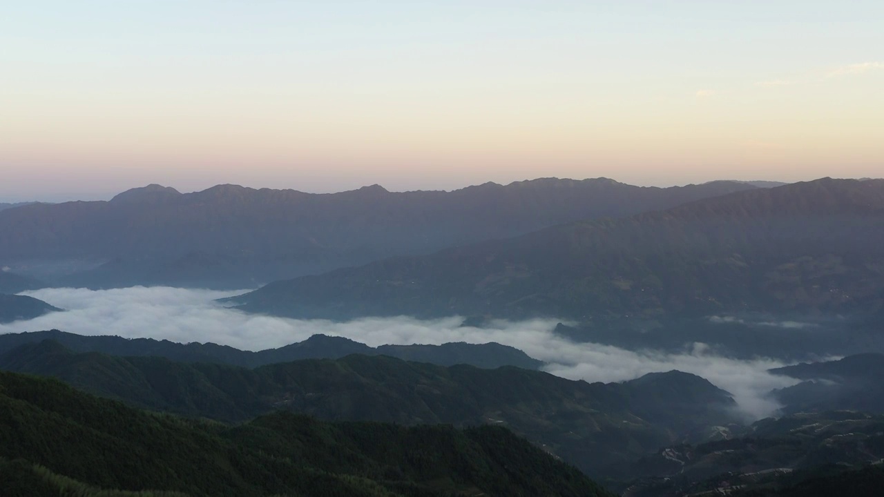 夏天清晨阳光下桂林龙胜潘内梯田风光视频素材