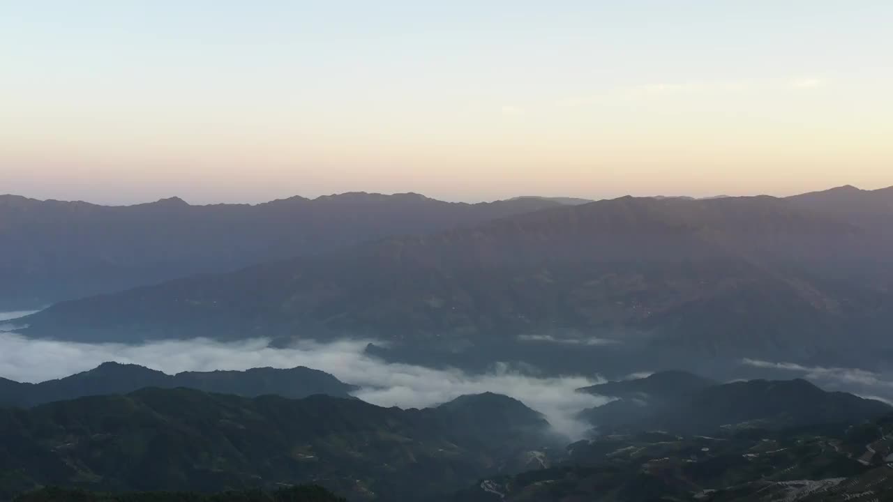 夏天清晨阳光下桂林龙胜潘内梯田风光视频素材