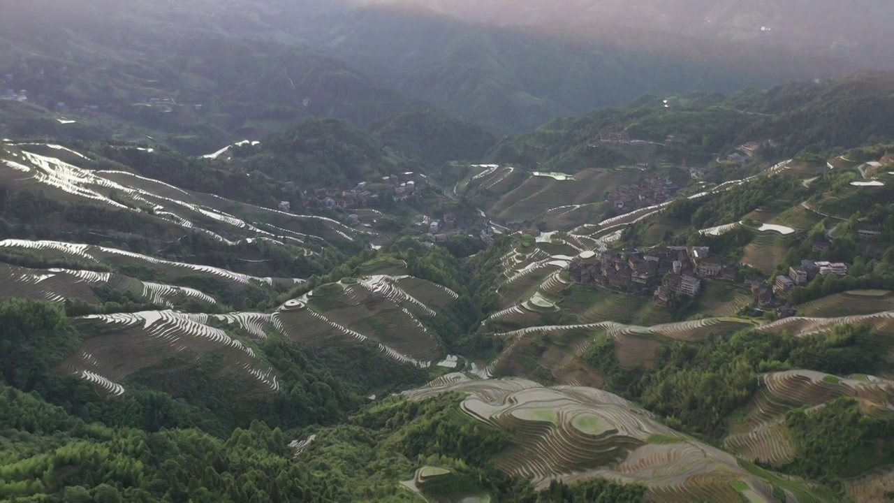 阳光下桂林龙胜梯田风光视频素材