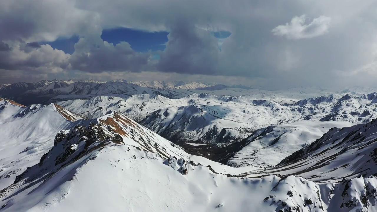 美丽的雪山视频素材