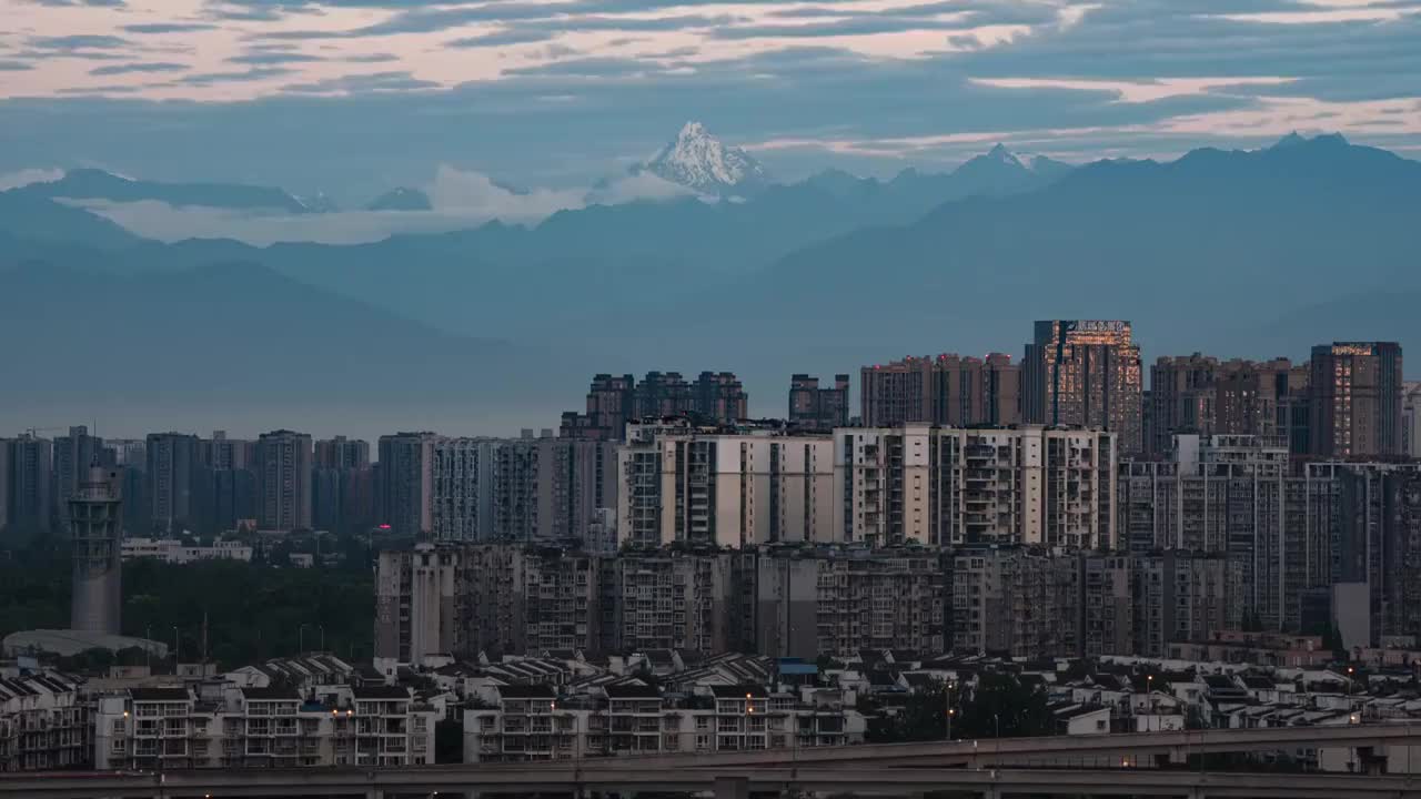 在成都遥望雪山视频素材