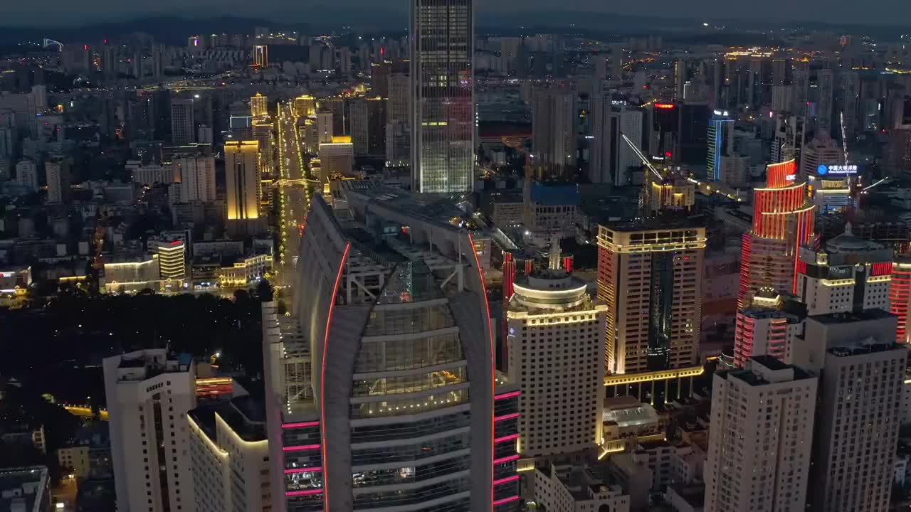 昆明市中心夜景航拍视频素材