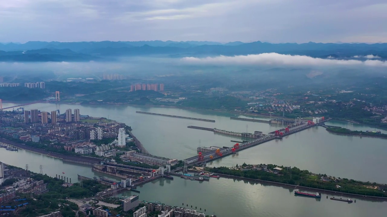 4K航拍雨后的葛洲坝视频素材