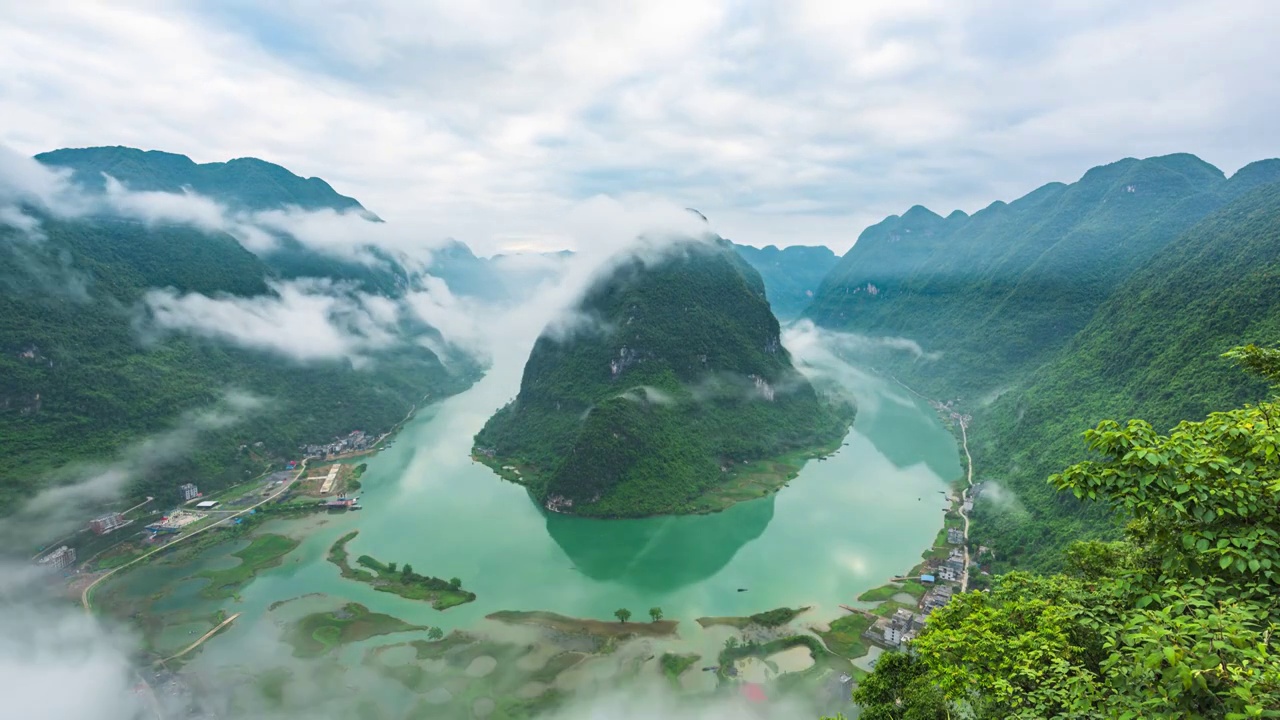 广西河池东兰红水河第一湾夏日雨后云景视频素材