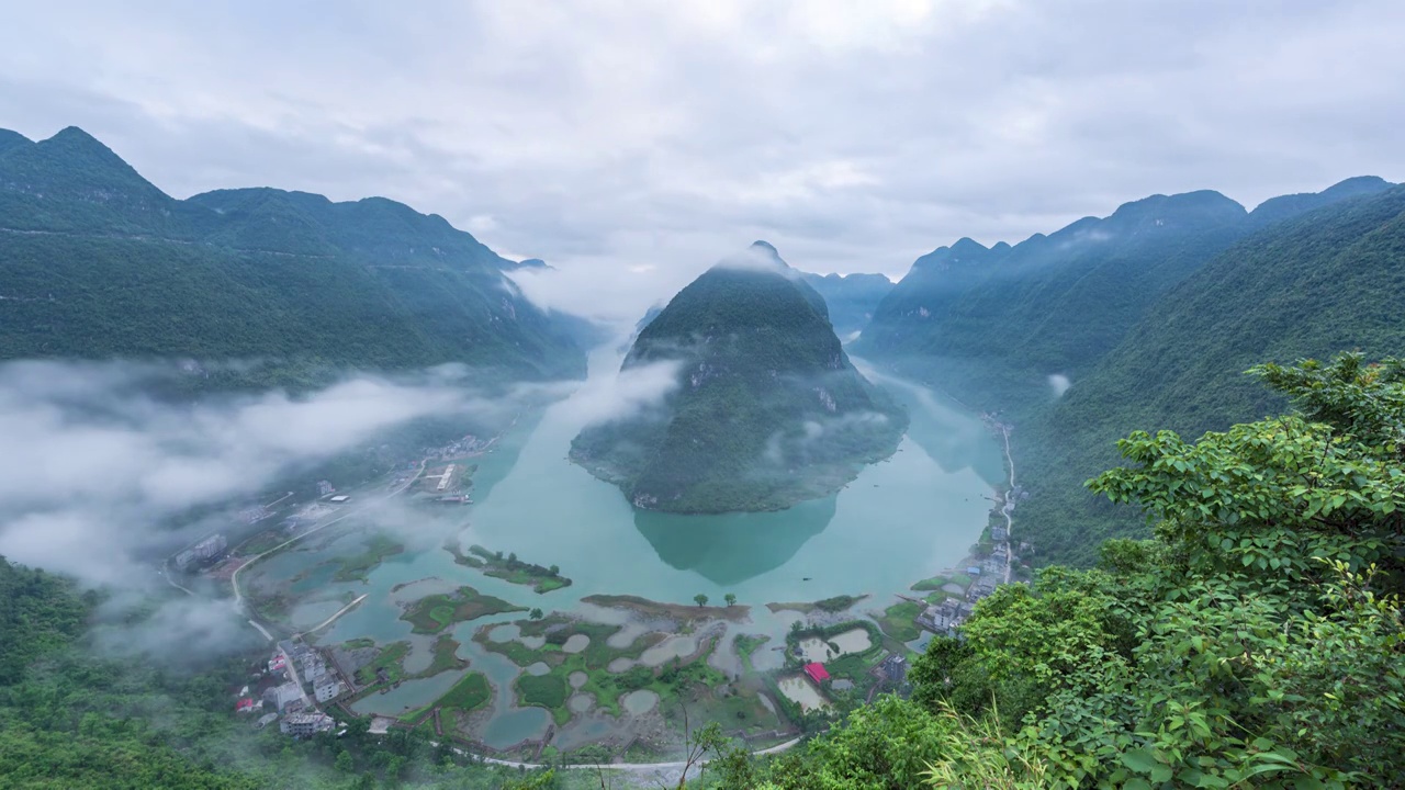 广西河池东兰红水河第一湾清晨的云雾视频素材