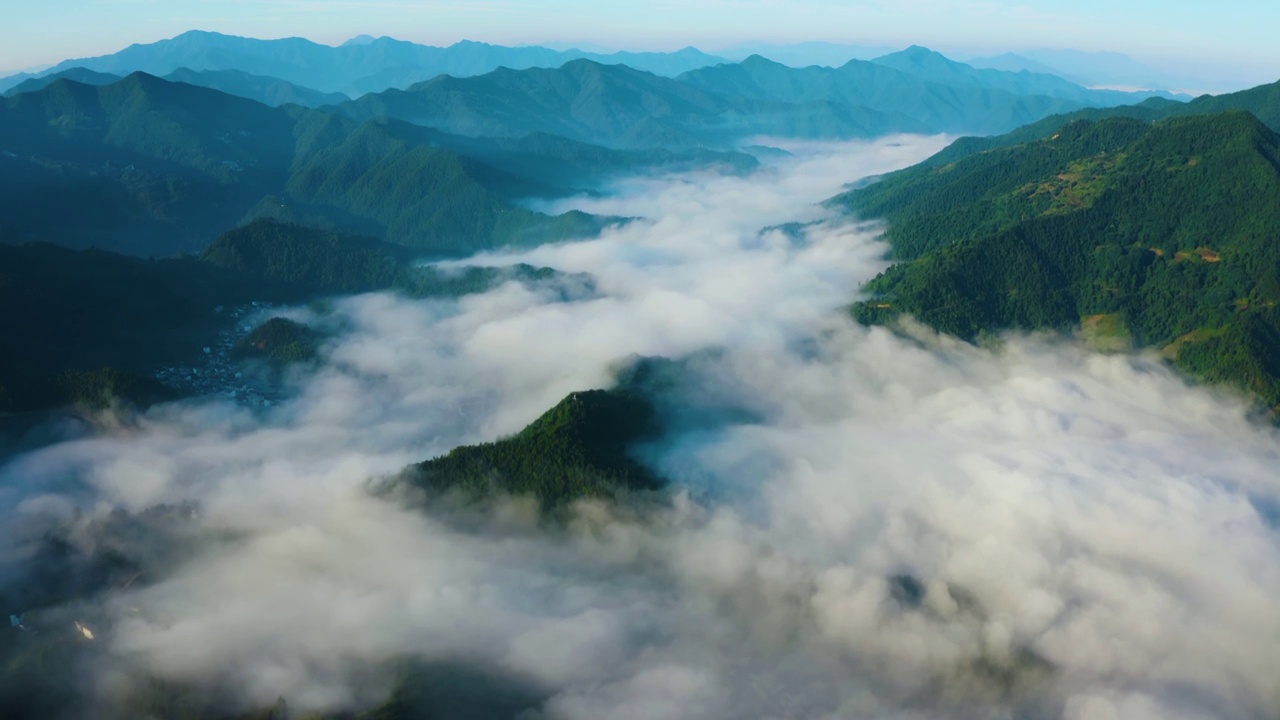 航拍安徽高山云海视频素材