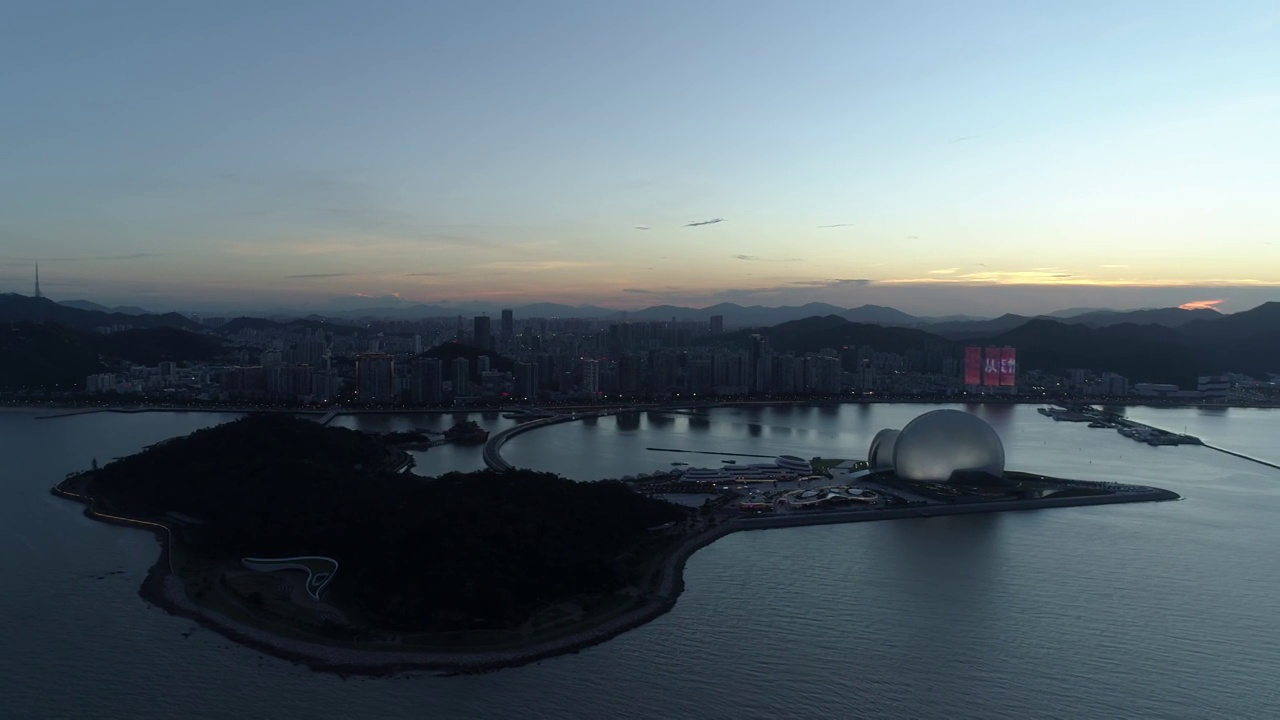 珠海大剧院夜景航拍视频素材