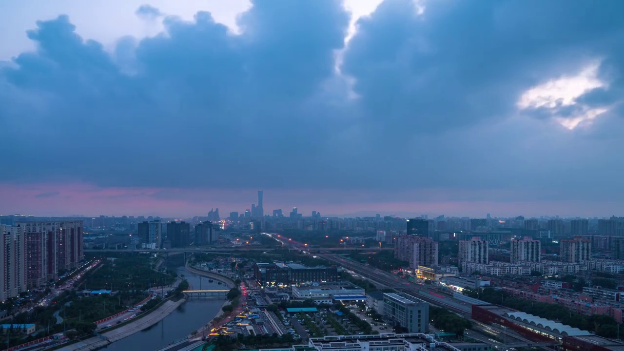 北京市市中心中国尊国贸CBD建筑群日落晚霞夜景视频下载