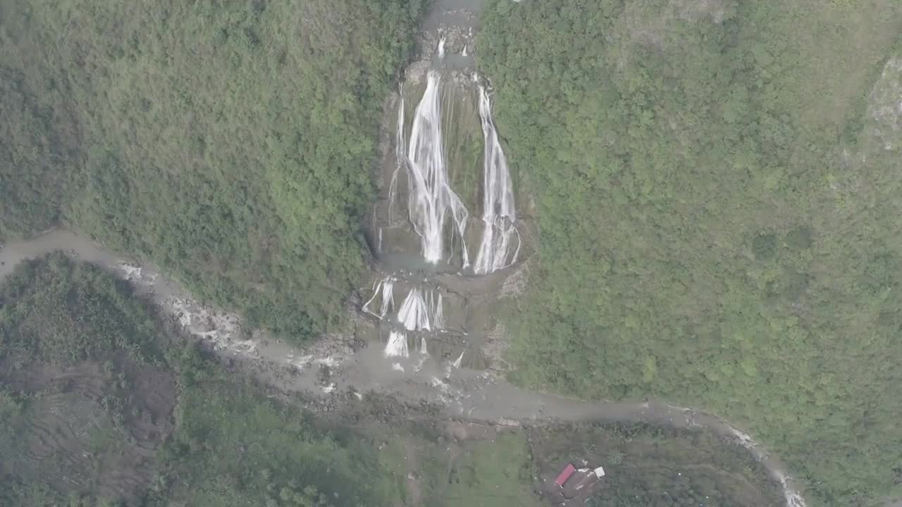 贵州坝陵河大桥滴水摊瀑布视频素材