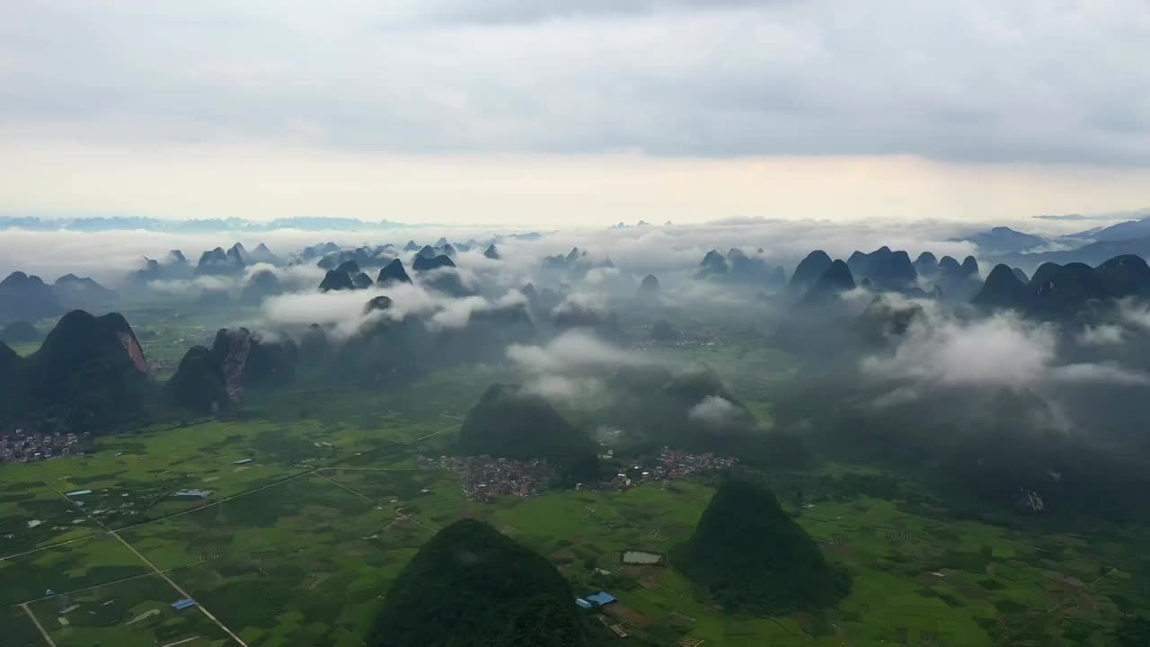 航拍中国广西桂林喀斯特地貌云海视频素材