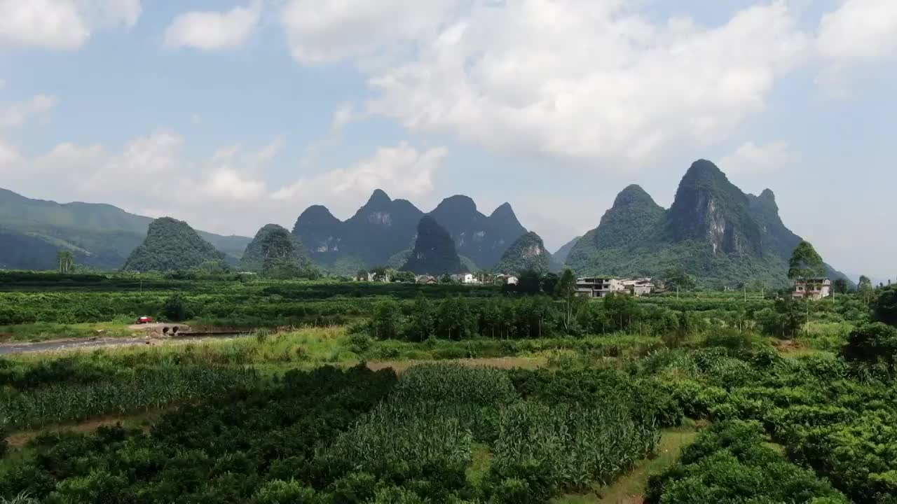 4K航拍中国广西桂林喀斯特地貌山村田园风光视频素材