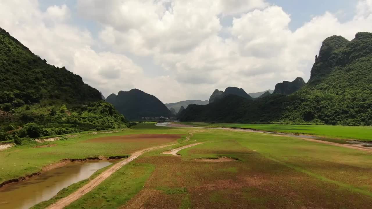 航拍中国广西桂林喀斯特地貌自然风光视频素材