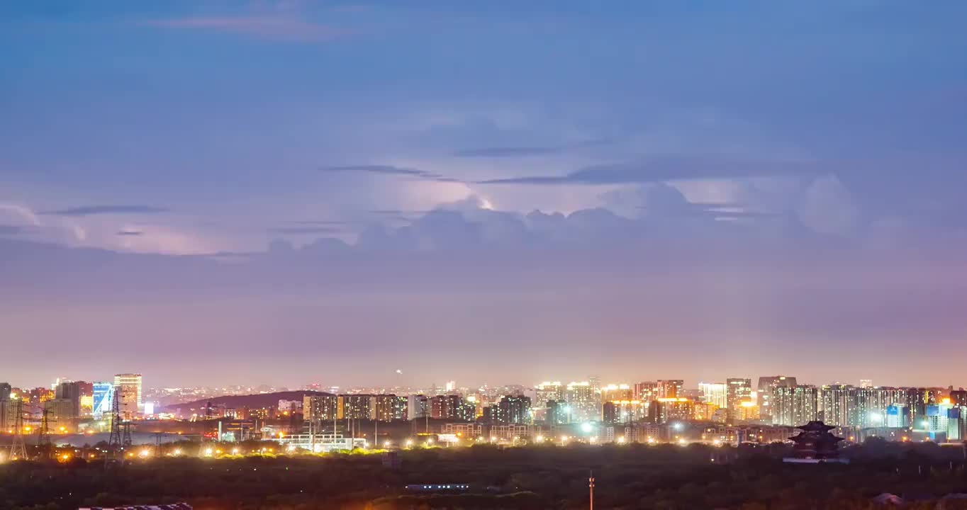 石景山上空的雷暴延时视频素材