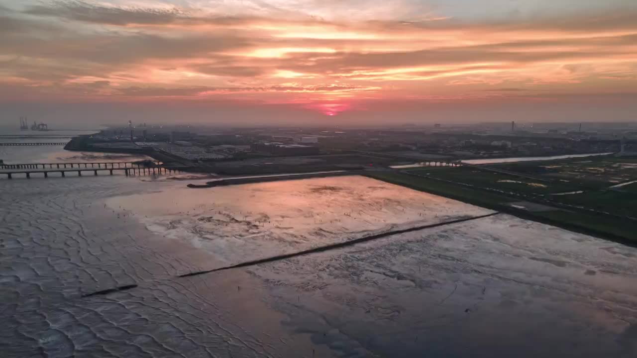 上海南汇新城芦潮港海滩晚霞视频下载