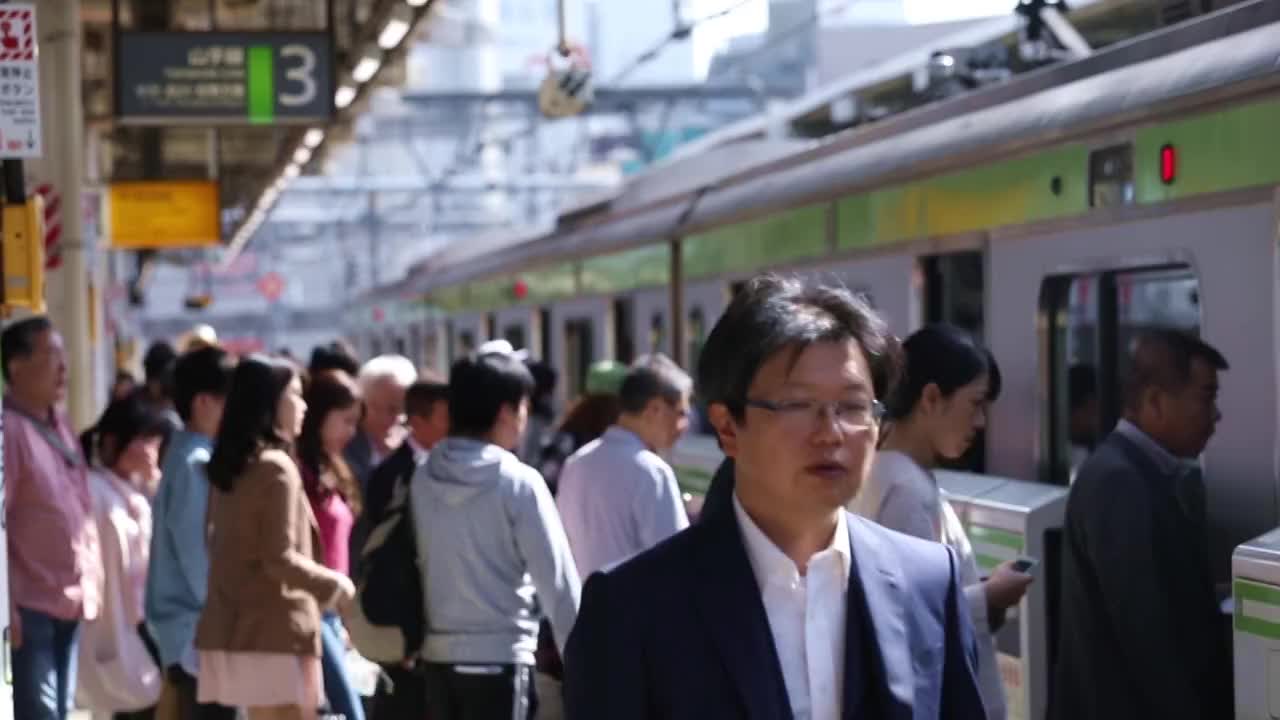 东京地铁站人流人群视频素材