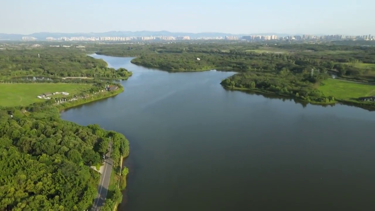 成都市青龙湖湿地公园湖泊航拍视频素材