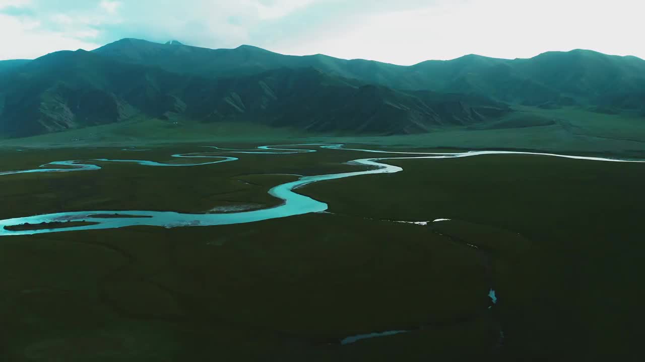 中国,自然美,风景,巴音布鲁克草原 航拍视频素材